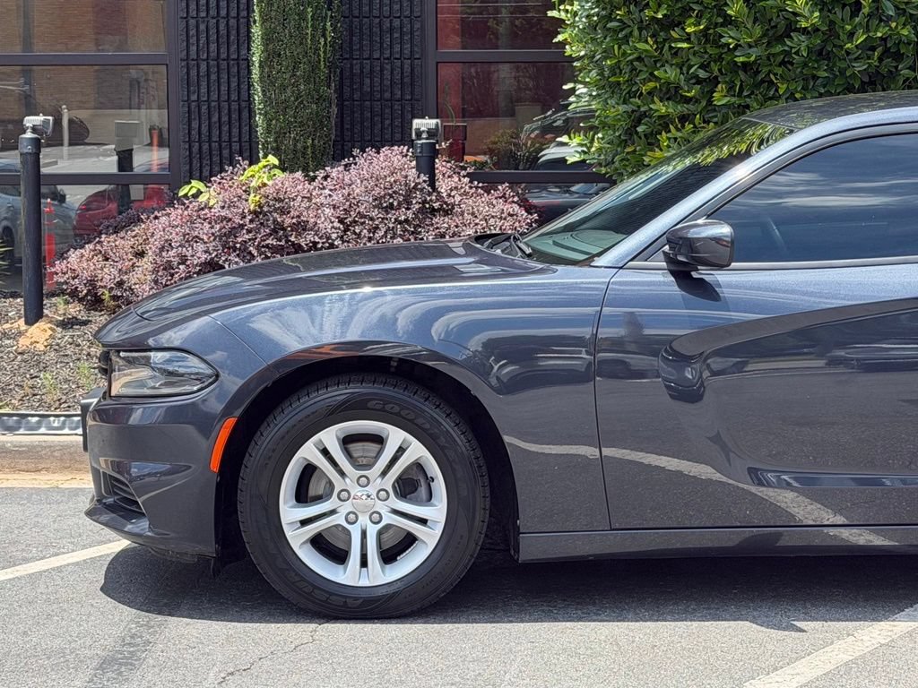 Used 2019 Dodge Charger SXT RWD image 9