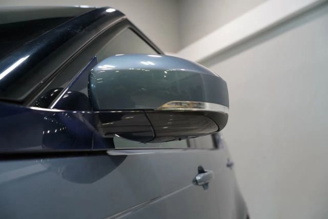Used 2018 Land Rover Discovery SE AWD/4WD image 10