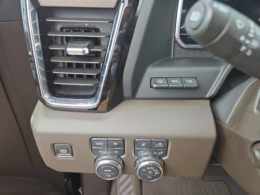 Used 2024 GMC Sierra 1500 Denali w/ Denali Reserve Package AWD/4WD image 22