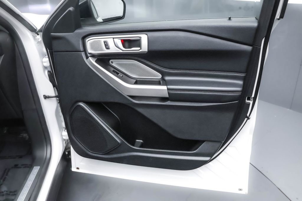 Used 2022 Ford Explorer Limited w/ Limited Technology Package image 31