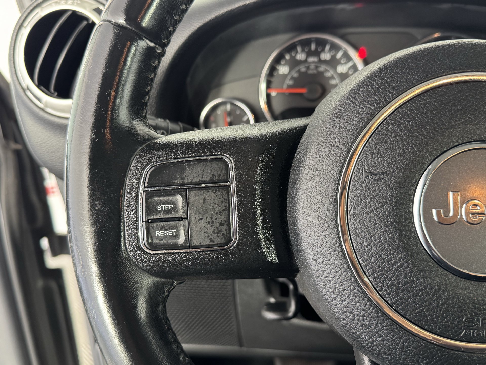 Used 2018 Jeep Wrangler Unlimited Sahara AWD/4WD image 26