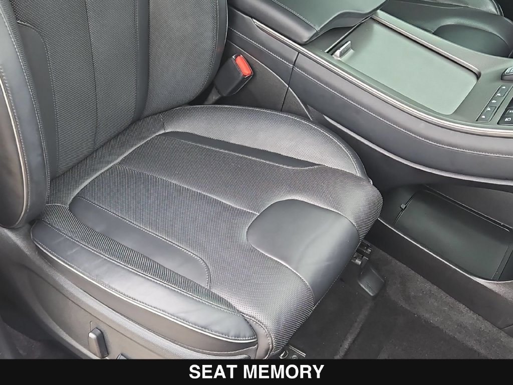 Used 2021 Hyundai Palisade Limited FWD image 32