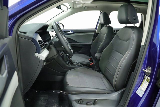 Certified 2022 Volkswagen Taos SE w/ Panoramic Sunroof Package image 30