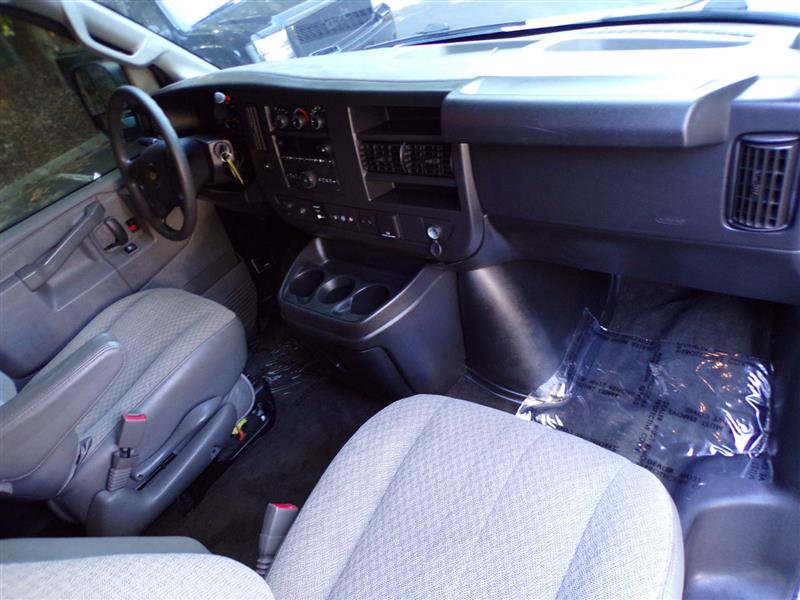 Used 2019 Chevrolet Express 3500 LT w/ LT Preferred Equipment Group RWD image 19