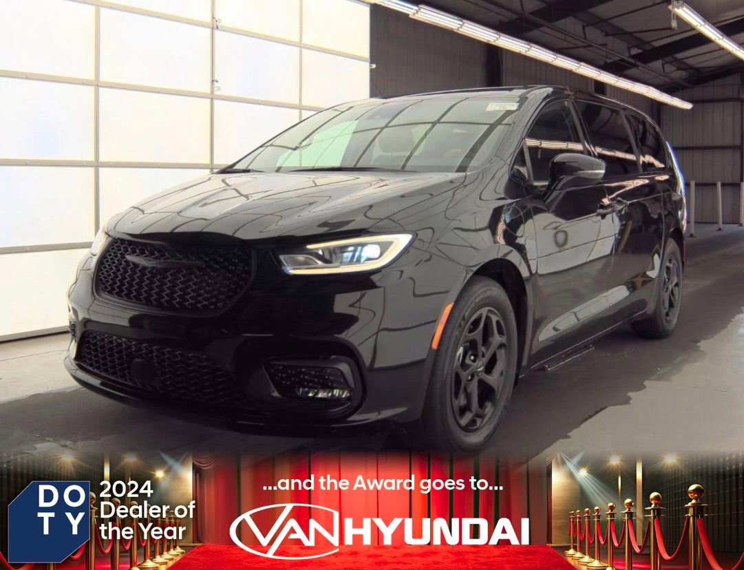 Used 2022 Chrysler Pacifica Touring-L w/ S Appearance Package