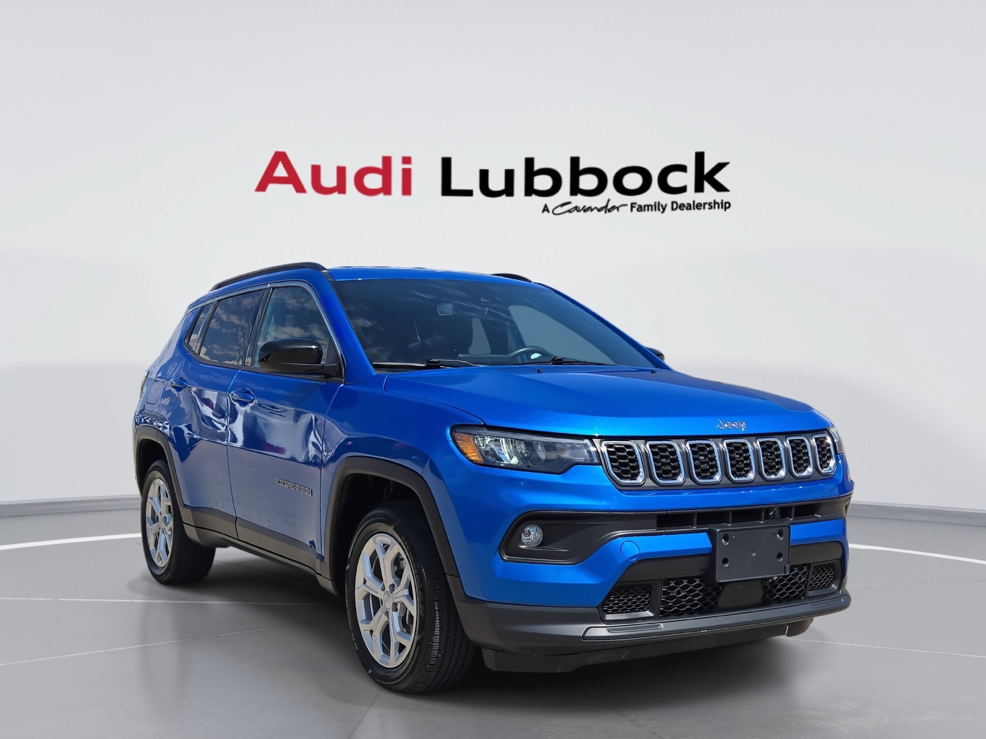 Used 2024 Jeep Compass Latitude AWD/4WD image 1