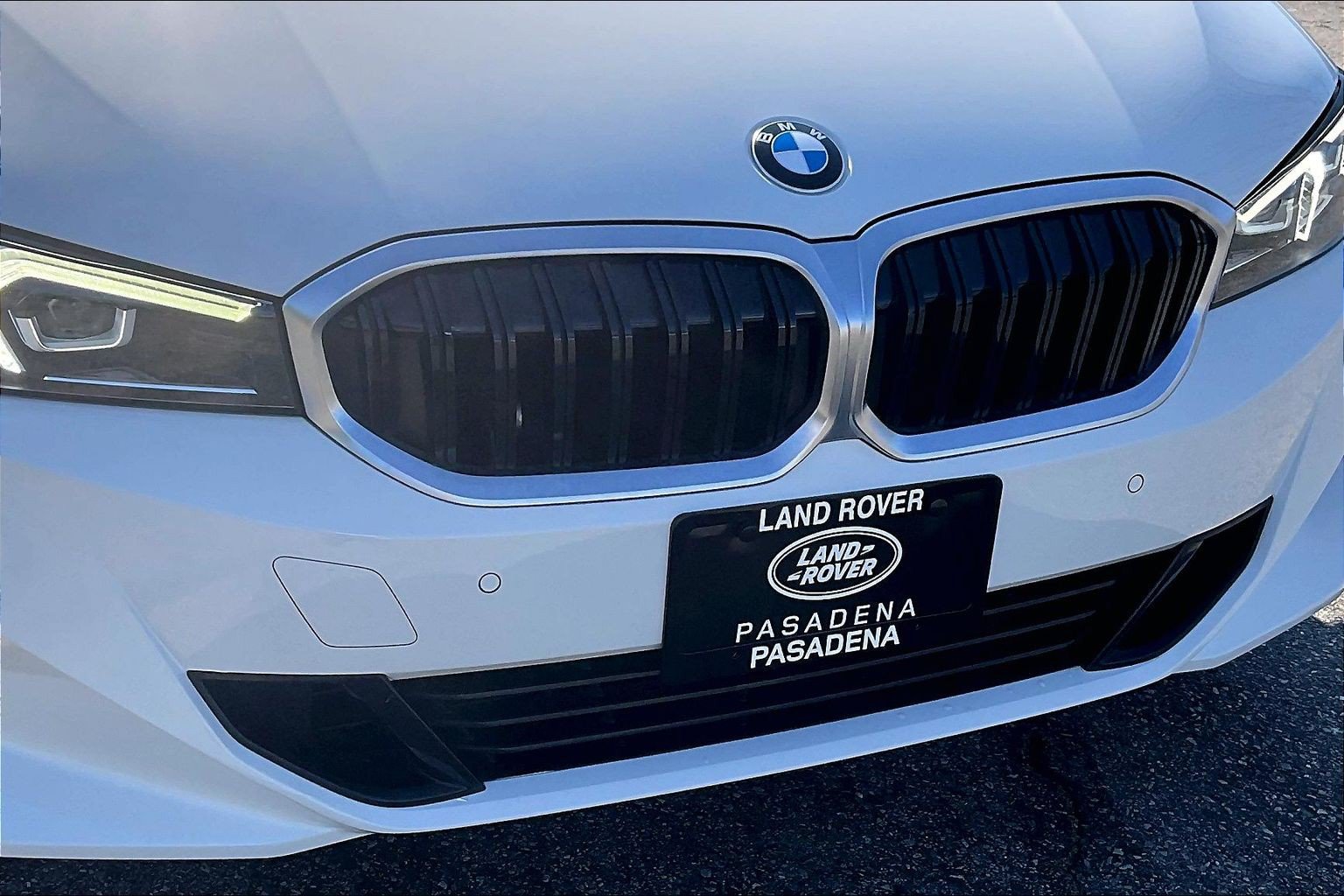 Used 2023 BMW 330i Sedan w/ Convenience Package RWD image 31