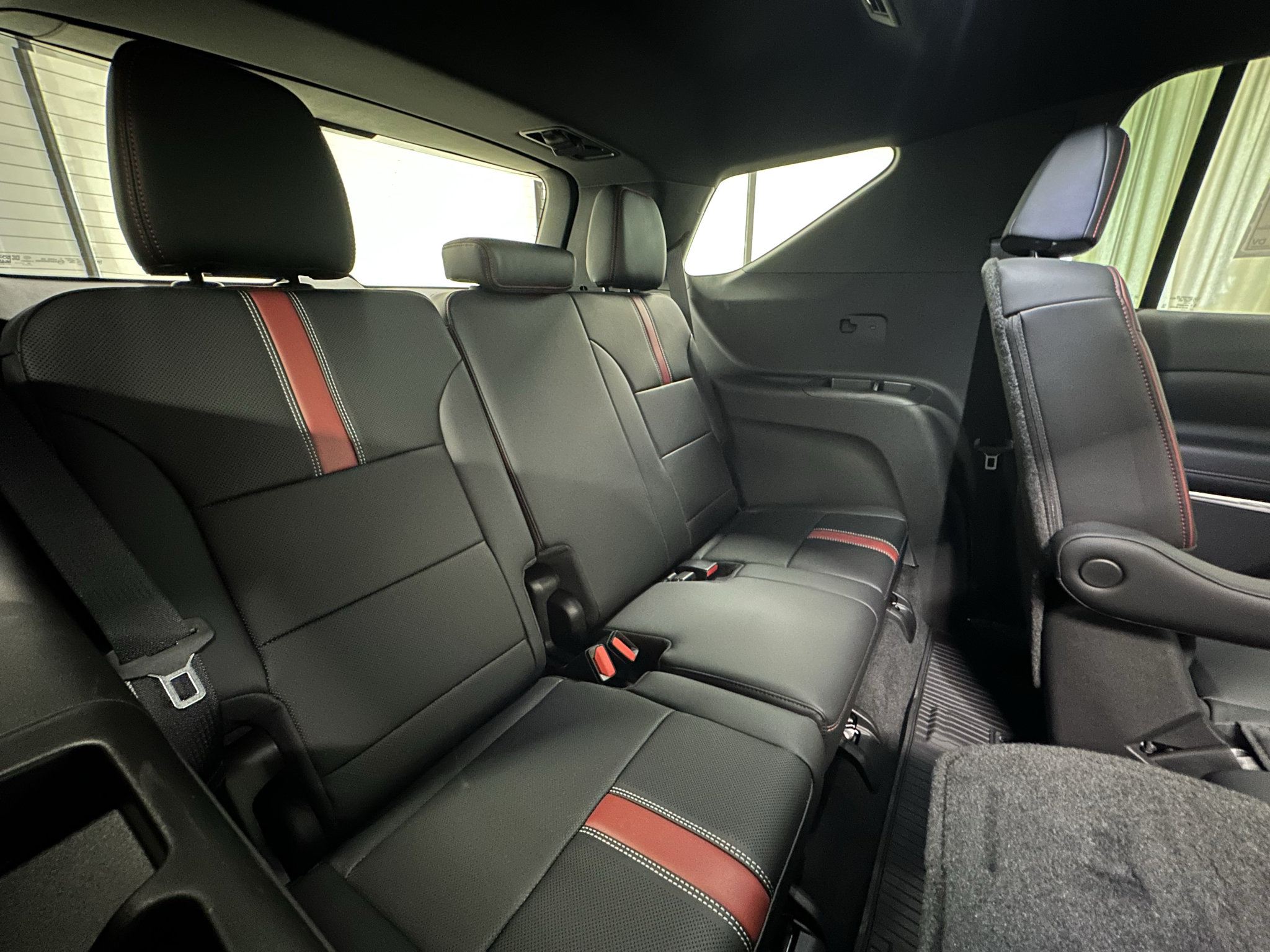 New 2027 Chevrolet Traverse RS w/ LPO, Floor Liner Package AWD/4WD image 21