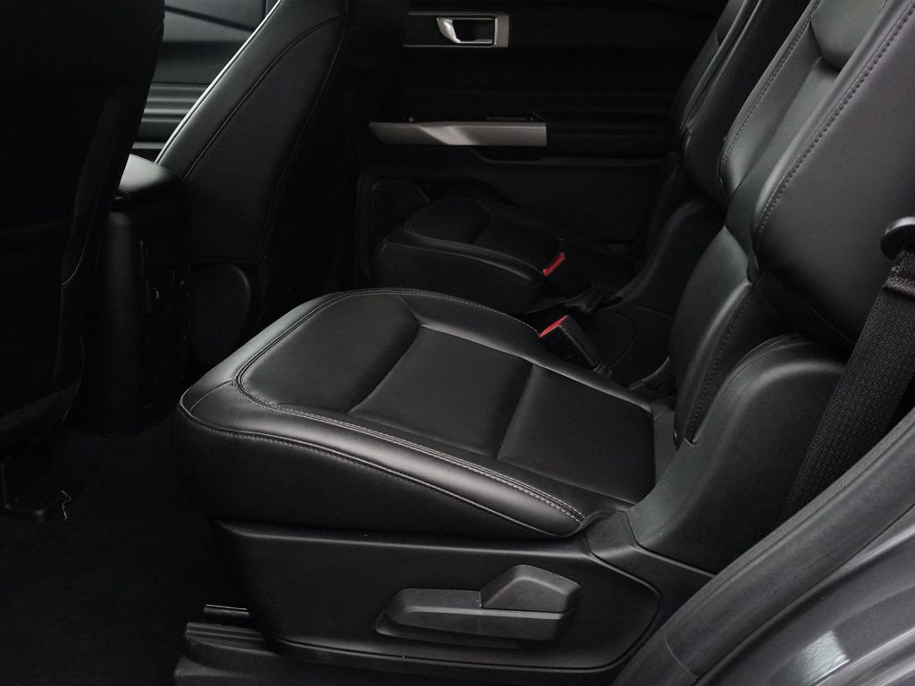 Used 2023 Ford Explorer XLT w/ Equipment Group 202A image 28