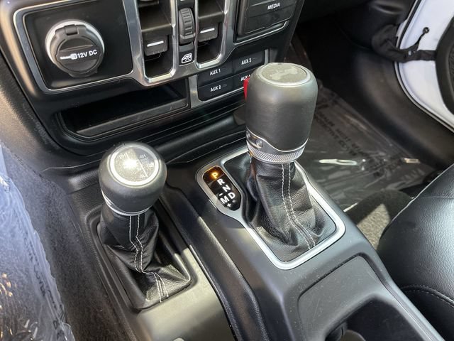 Used 2023 Jeep Wrangler Unlimited Sahara w/ Cold Weather Group AWD/4WD image 22