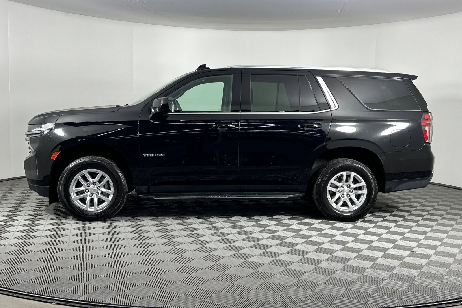 Used 2024 Chevrolet Tahoe LT image 8