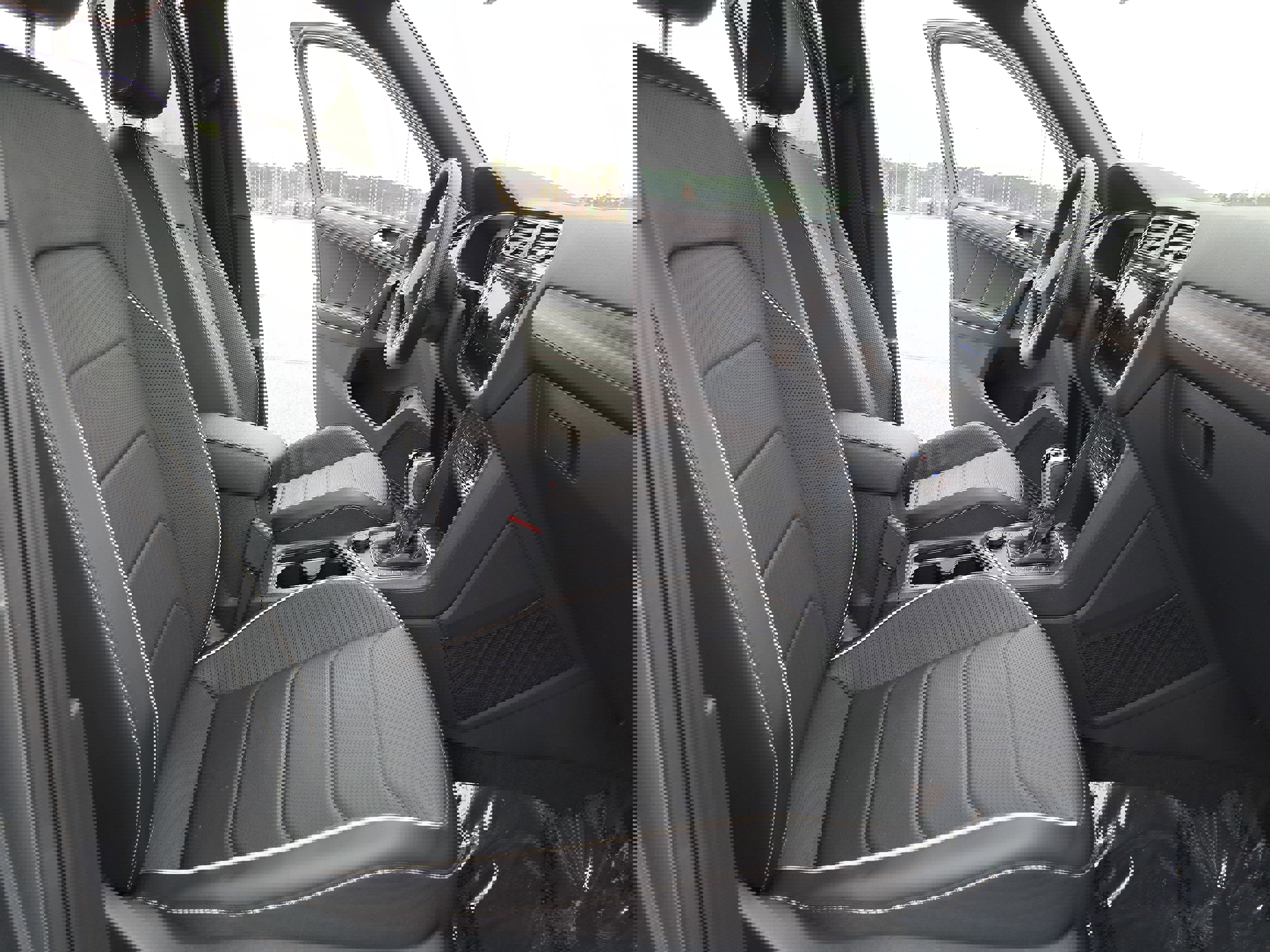 Certified 2024 Volkswagen Tiguan SEL R-Line image 10