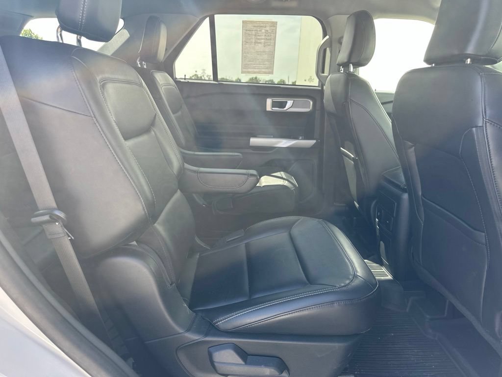 Used 2024 Ford Explorer XLT w/ Equipment Group 202A AWD/4WD image 26