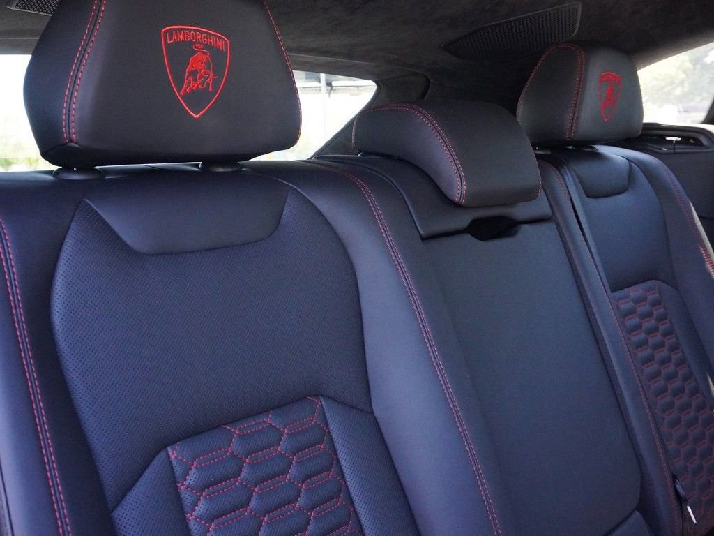 Used 2020 Lamborghini Urus AWD/4WD image 40