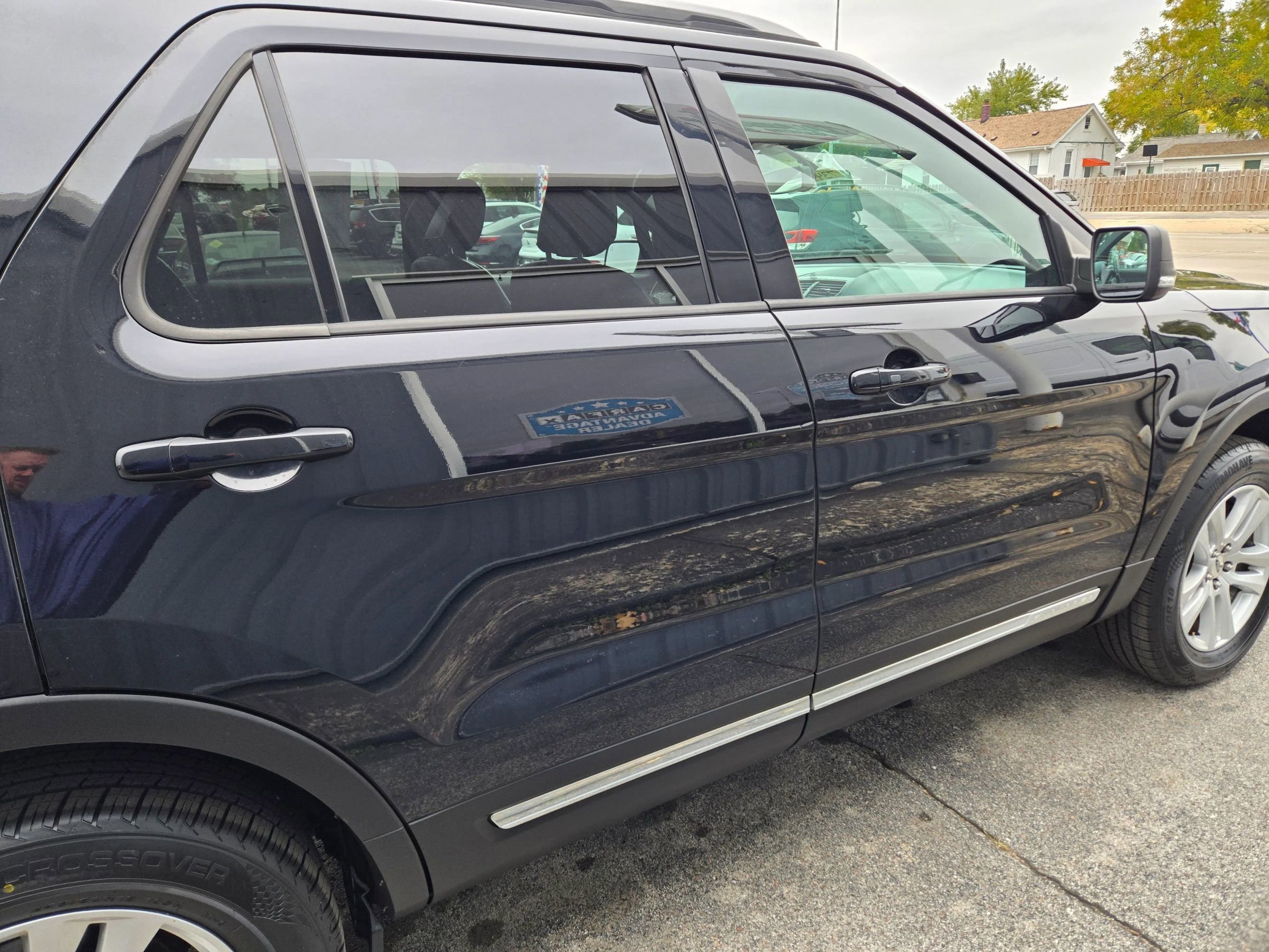 Used 2019 Ford Explorer XLT w/ Equipment Group 202A AWD/4WD image 14