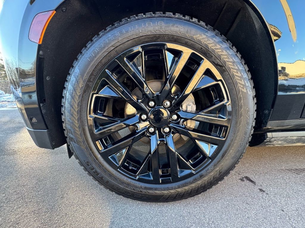 Used 2023 GMC Yukon Denali w/ Denali Reserve Package image 12