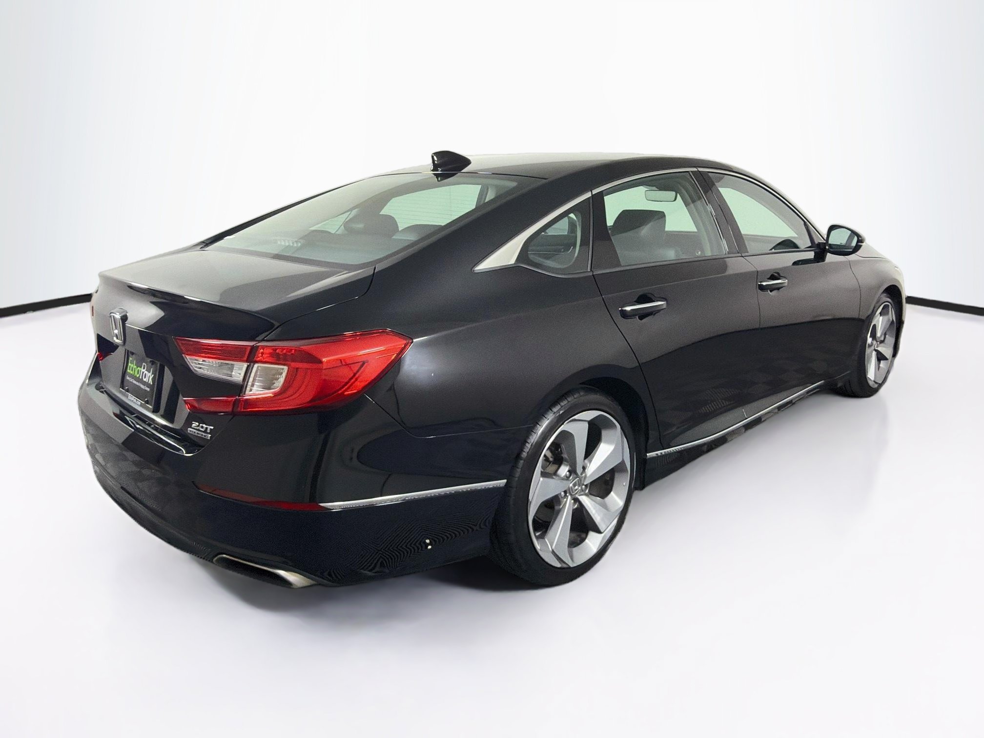 Used 2018 Honda Accord Touring image 9