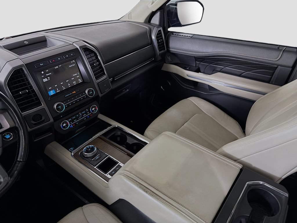 Used 2018 Ford Expedition Platinum RWD image 26