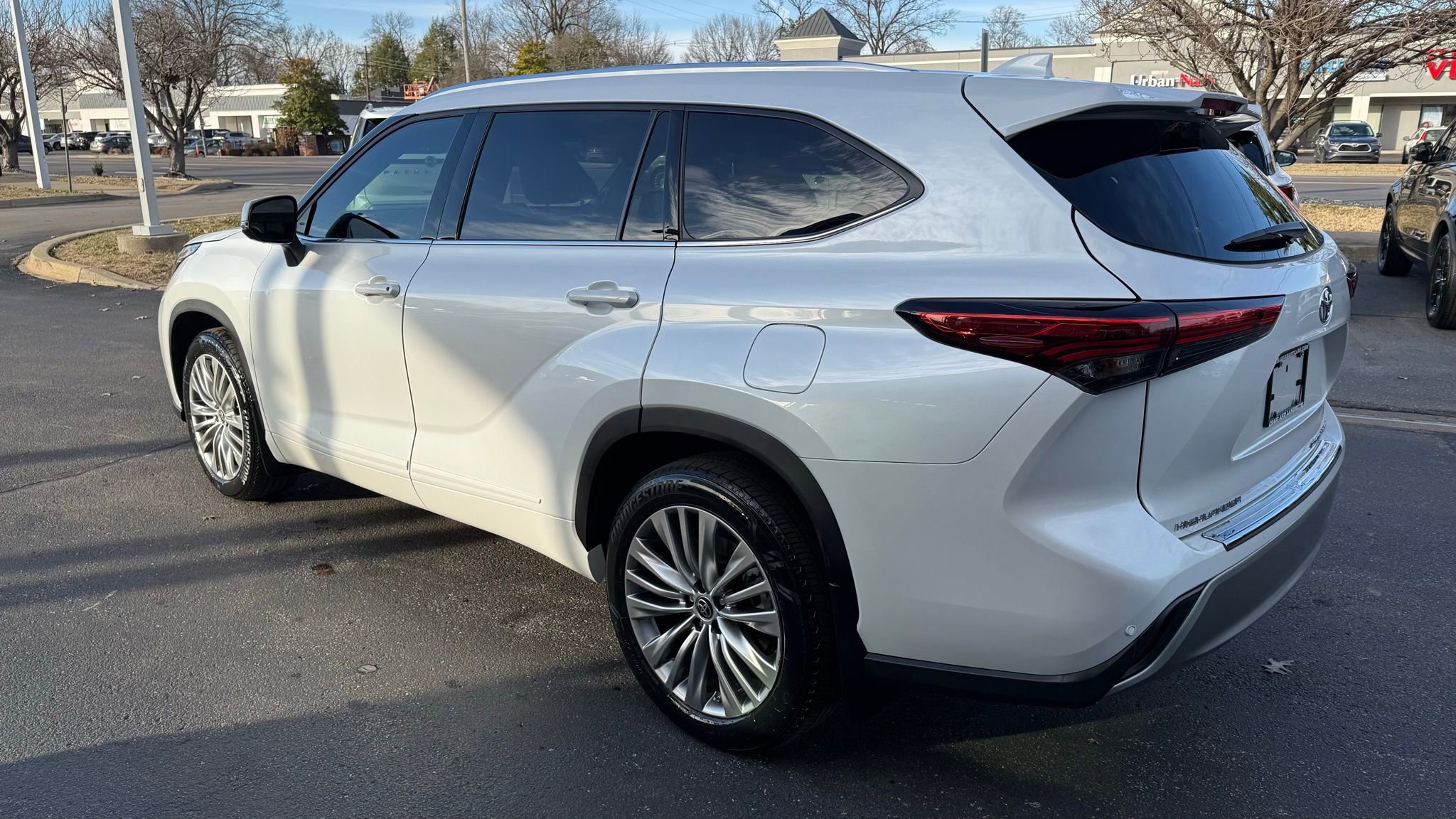 Used 2022 Toyota Highlander Platinum image 9