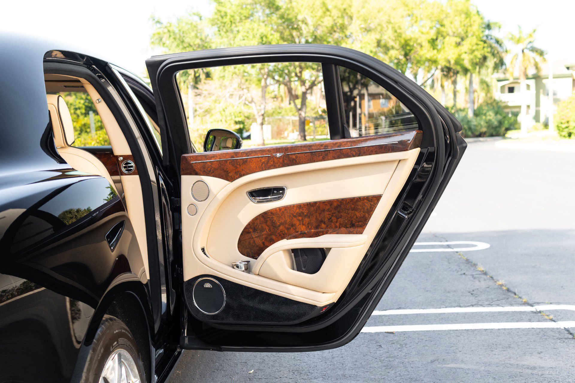 Used 2014 Bentley Mulsanne RWD image 64