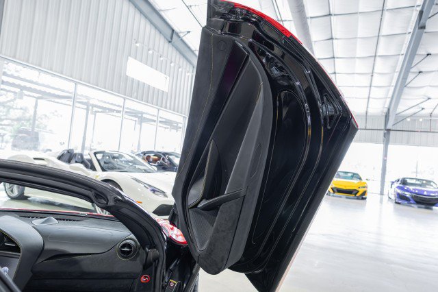 Used 2022 McLaren 720S Performance RWD image 29