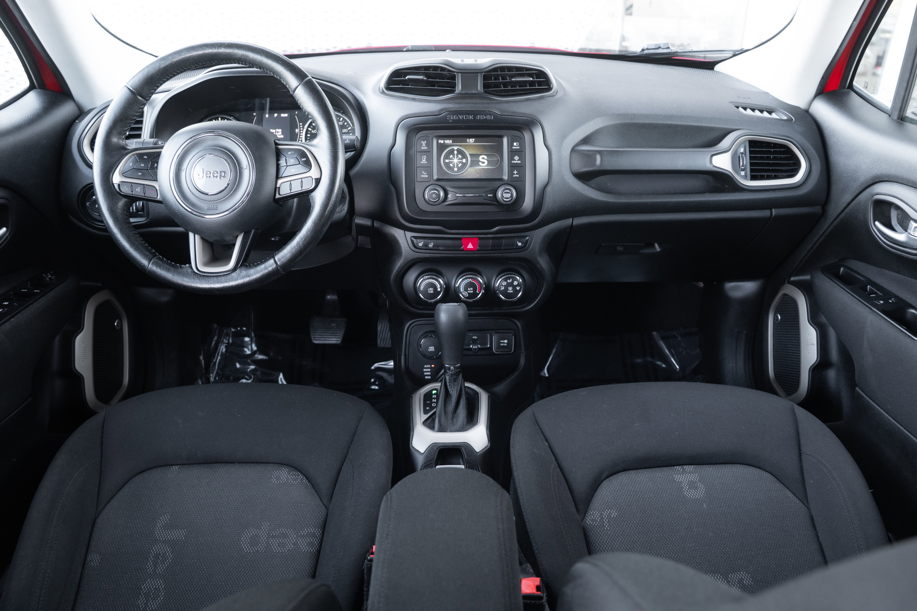 Used 2016 Jeep Renegade Latitude w/ Safety & Security Group image 8