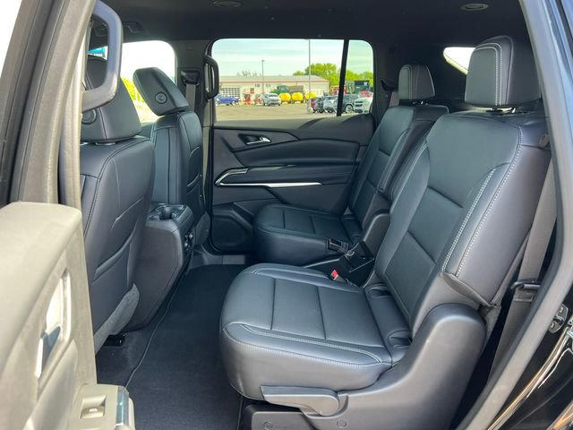 New 2026 Chevrolet Traverse LT w/ Midnight/Sport Edition AWD/4WD video 5