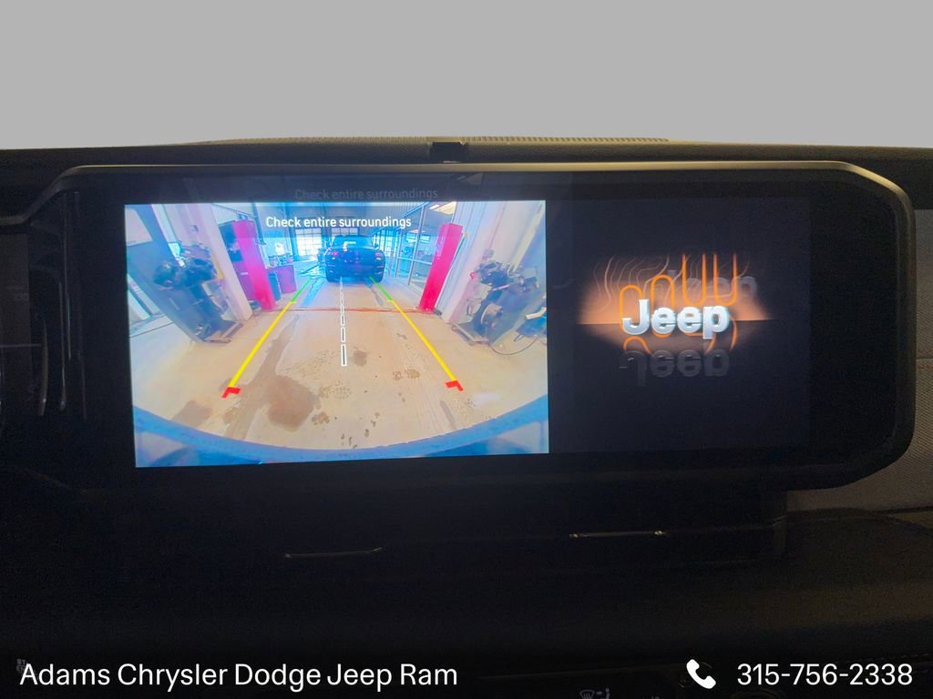 Used 2025 Jeep Wrangler Unlimited Sahara image 17