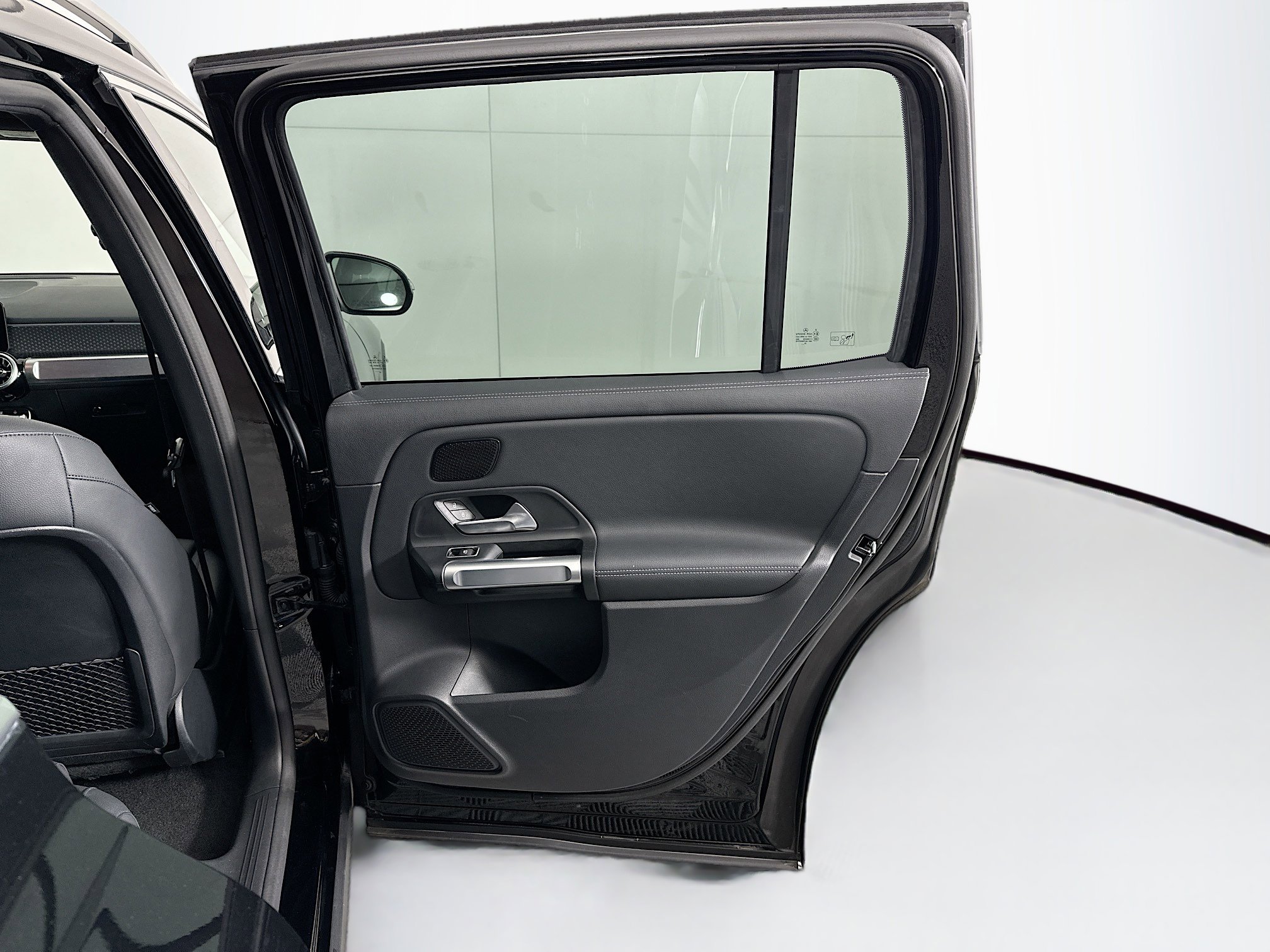Used 2024 Mercedes-Benz EQB 250+ image 31