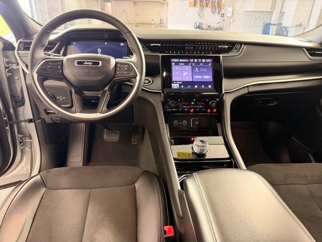 Used 2023 Jeep Grand Cherokee L Laredo AWD/4WD image 30