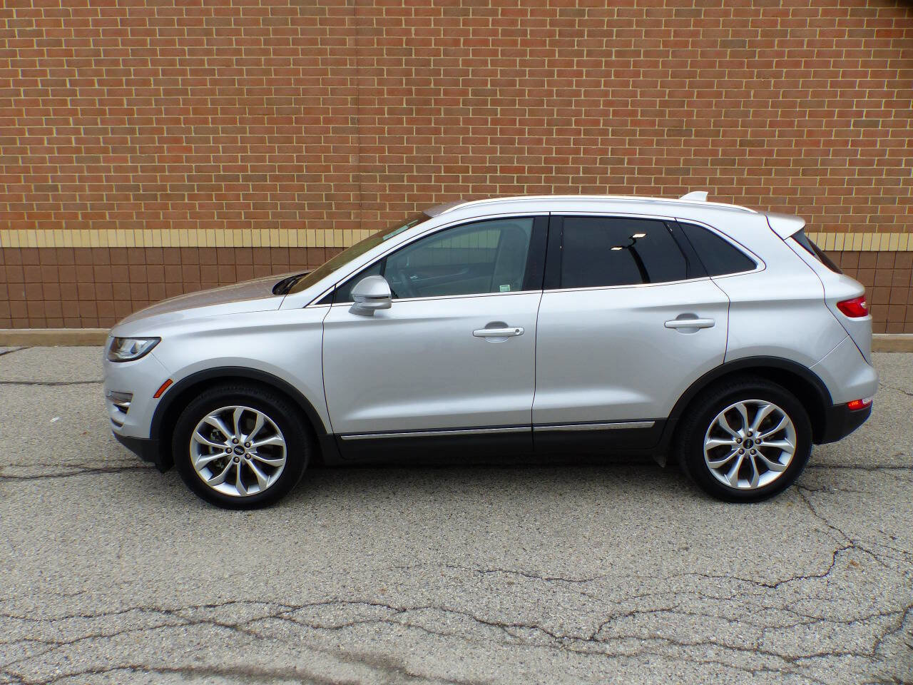 Used 2019 Lincoln MKC Select w/ Select Plus Package image 5