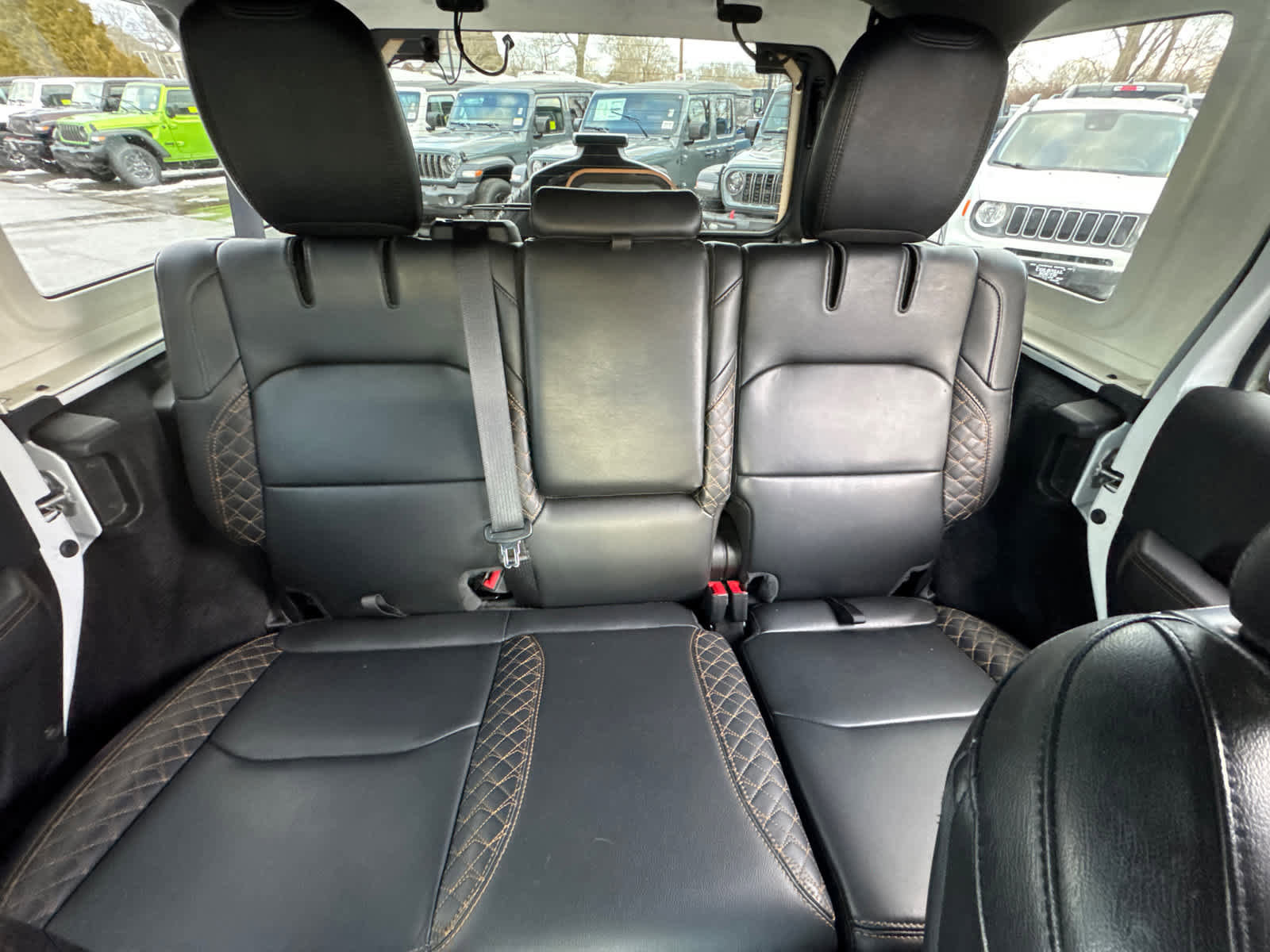 Used 2023 Jeep Wrangler Unlimited Sahara image 27