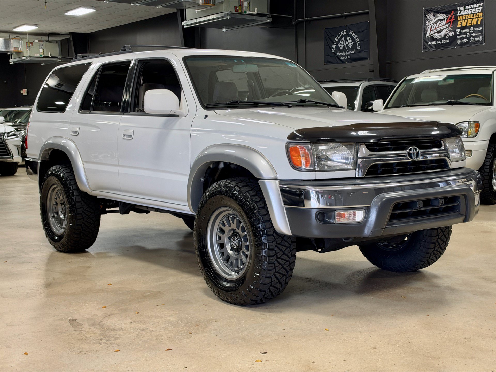 Used 2002 Toyota 4Runner SR5 w/ Upgrade Value Pkg 2 AWD/4WD image 4