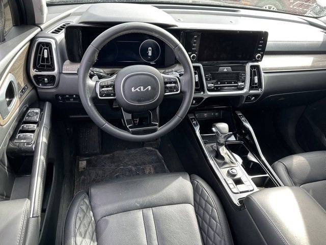 Used 2023 Kia Sorento SX Prestige image 11