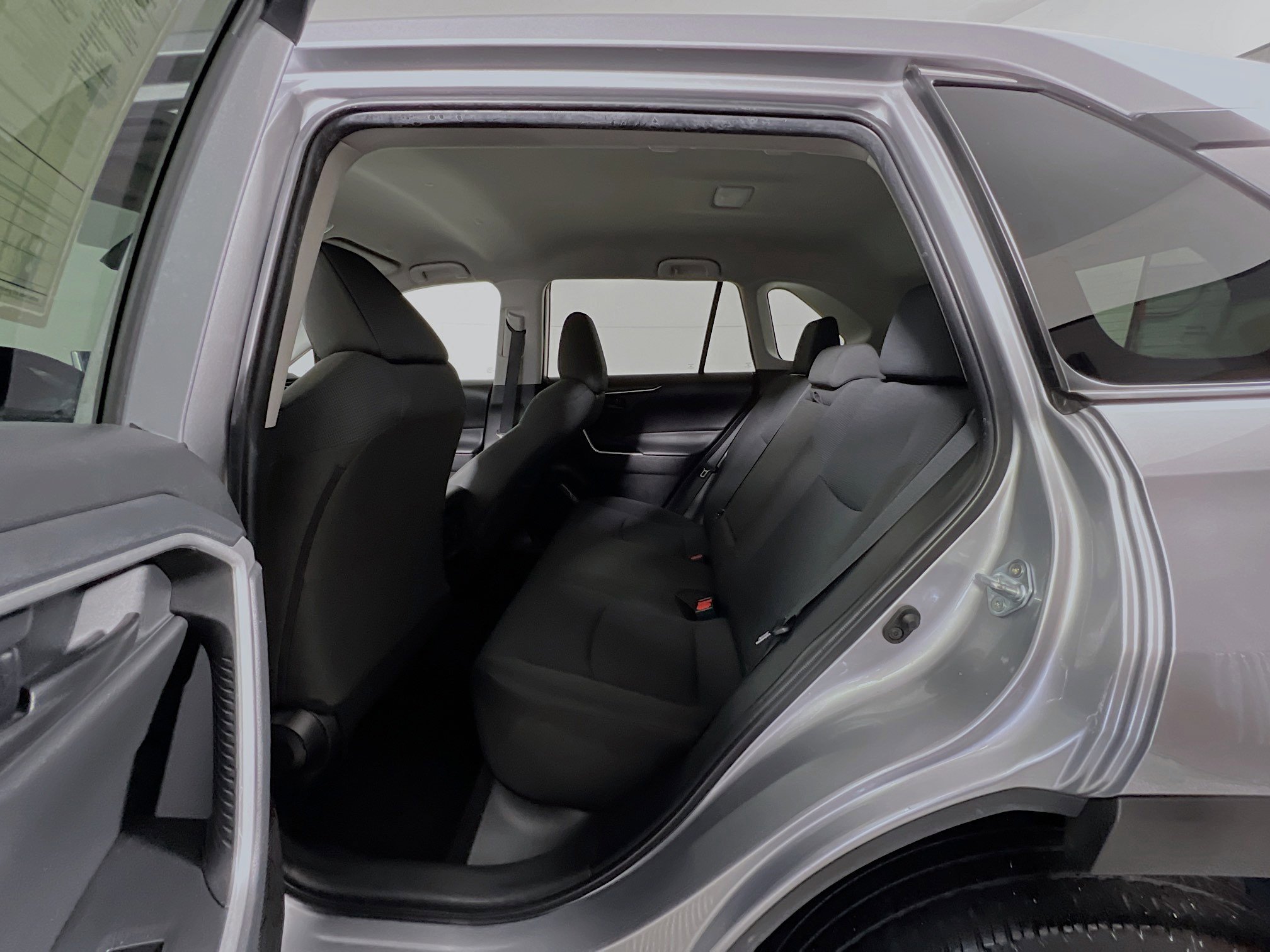 Used 2023 Toyota RAV4 LE image 29