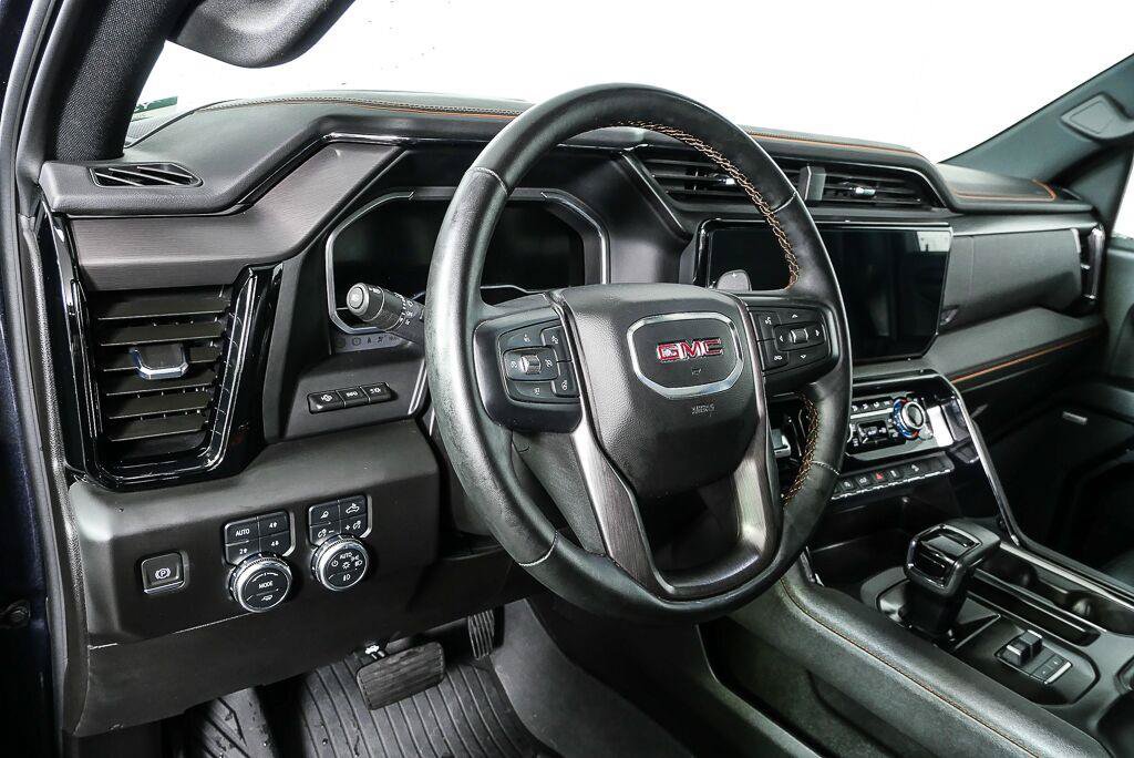 Used 2024 GMC Sierra 1500 AT4 w/ Technology Package AWD/4WD image 5