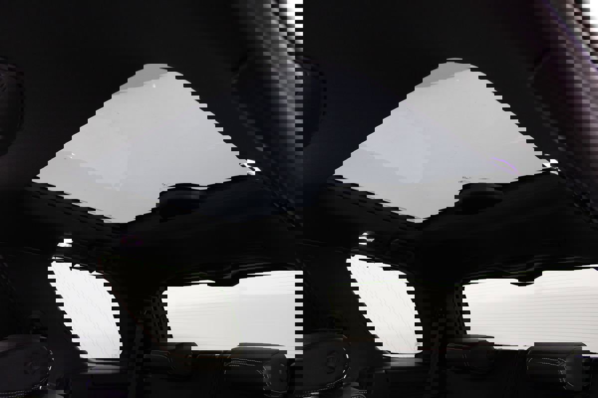 Used 2022 Land Rover Discovery S R-Dynamic image 31