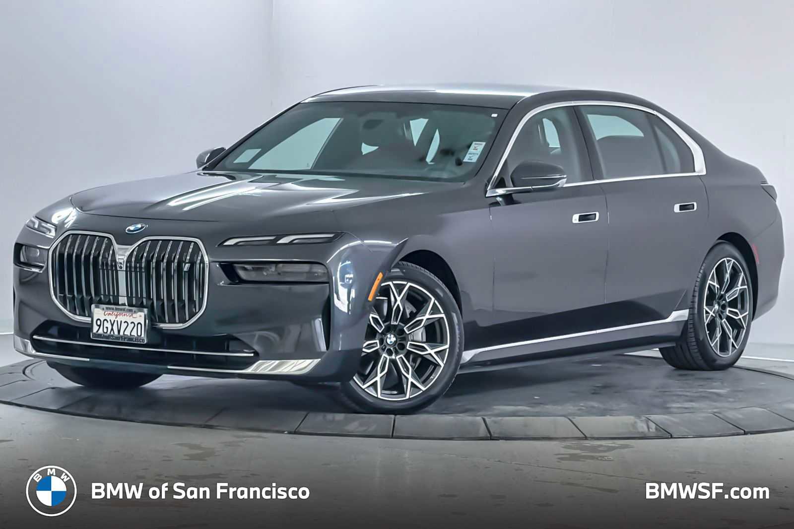 Used 2023 BMW i7 xDrive60 AWD/4WD image 1
