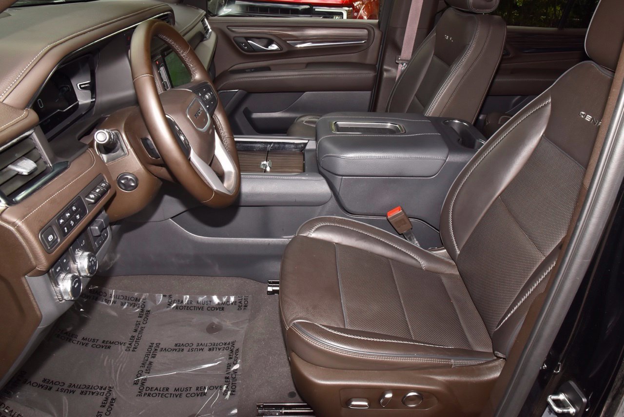 Used 2024 GMC Yukon Denali w/ LPO, Floor Liner Package AWD/4WD image 13