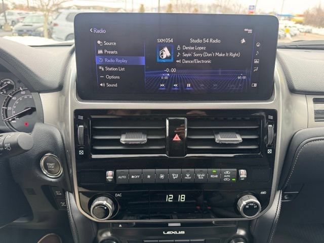 Used 2023 Lexus GX 460 Premium w/ Accessory Package AWD/4WD image 29