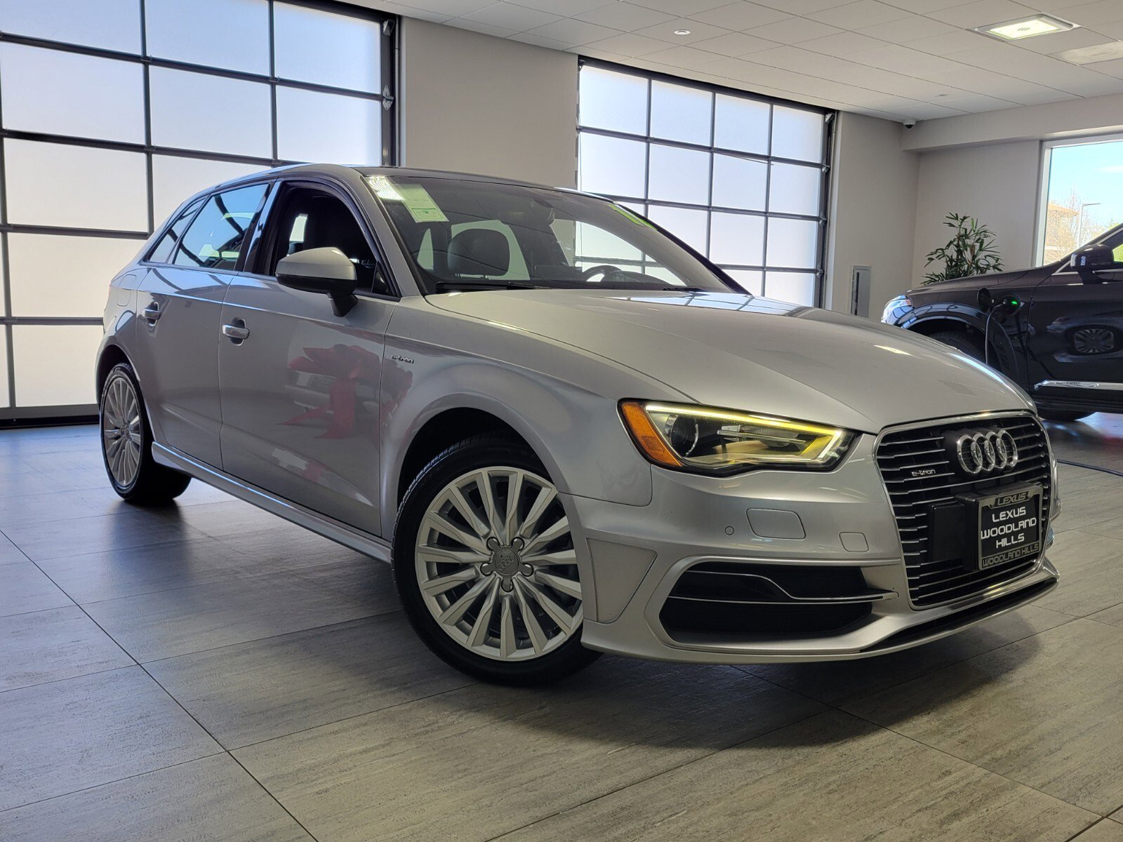 Used 2016 Audi A3 e-tron Premium w/ 17" Wheel Package image 8