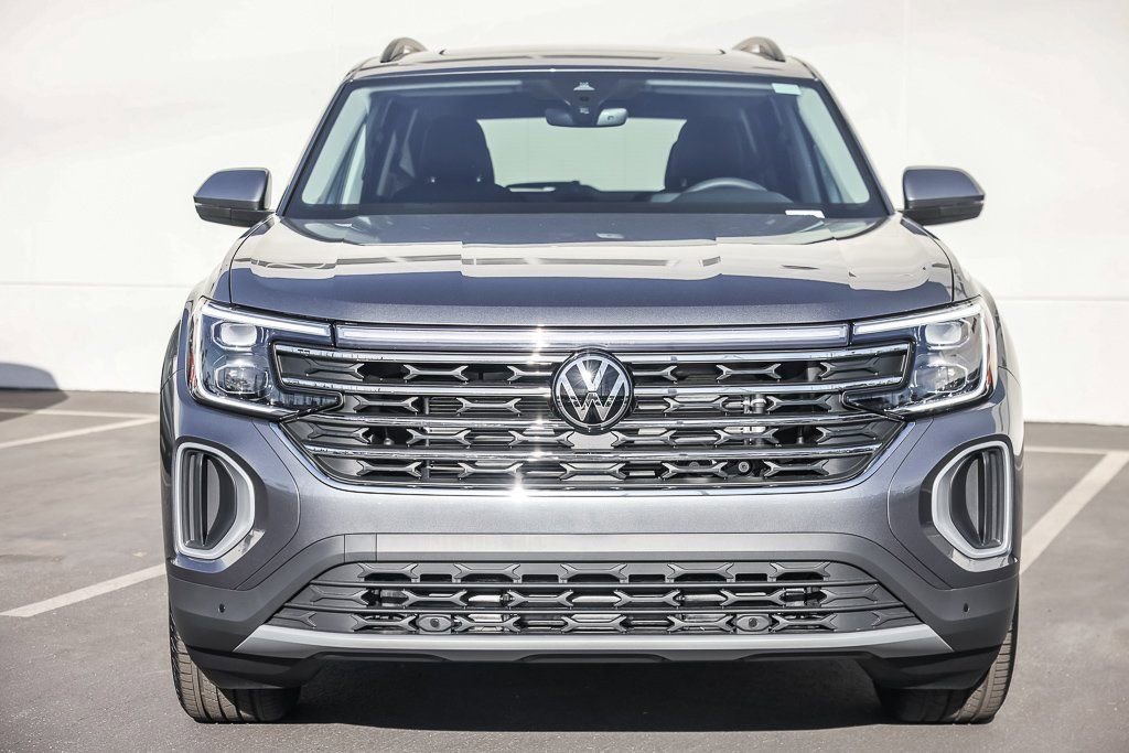 New 2026 Volkswagen Atlas SE FWD image 2