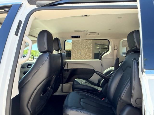 Certified 2024 Chrysler Pacifica Select image 22