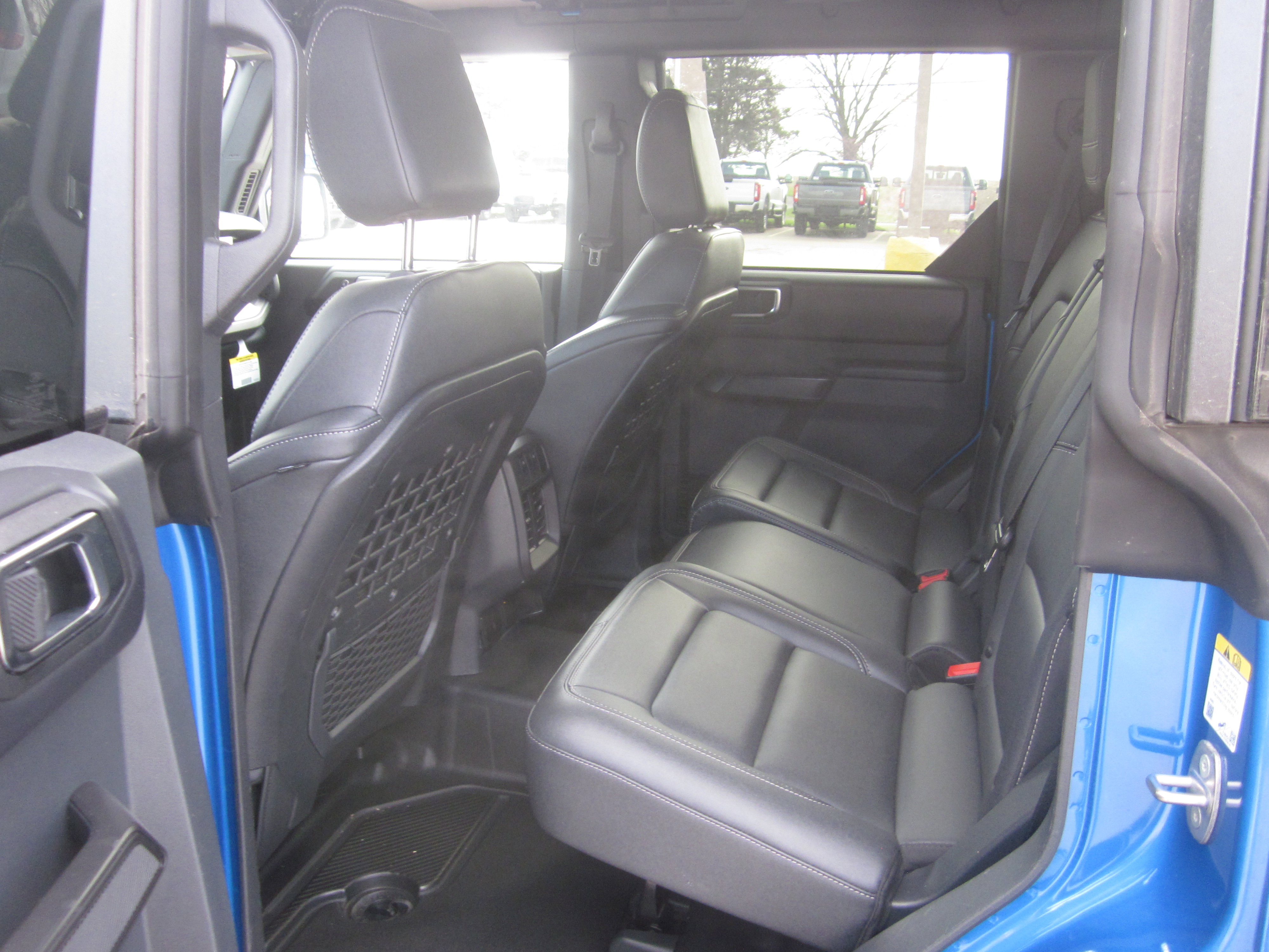 Used 2025 Ford Bronco Badlands AWD/4WD image 11