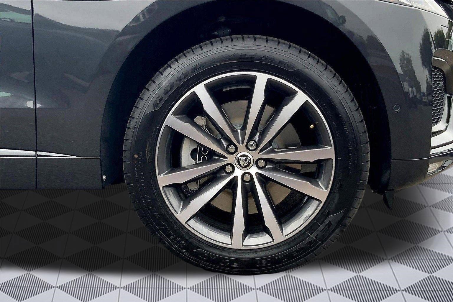New 2026 Jaguar F-PACE R-Dynamic S AWD/4WD image 5