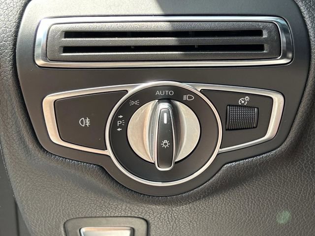 Used 2019 Mercedes-Benz GLC 300 image 28