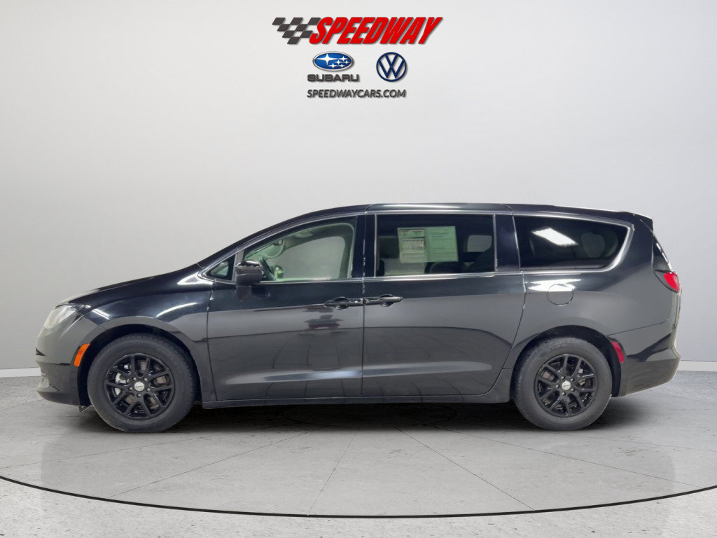 Used 2023 Chrysler Voyager LX FWD image 10