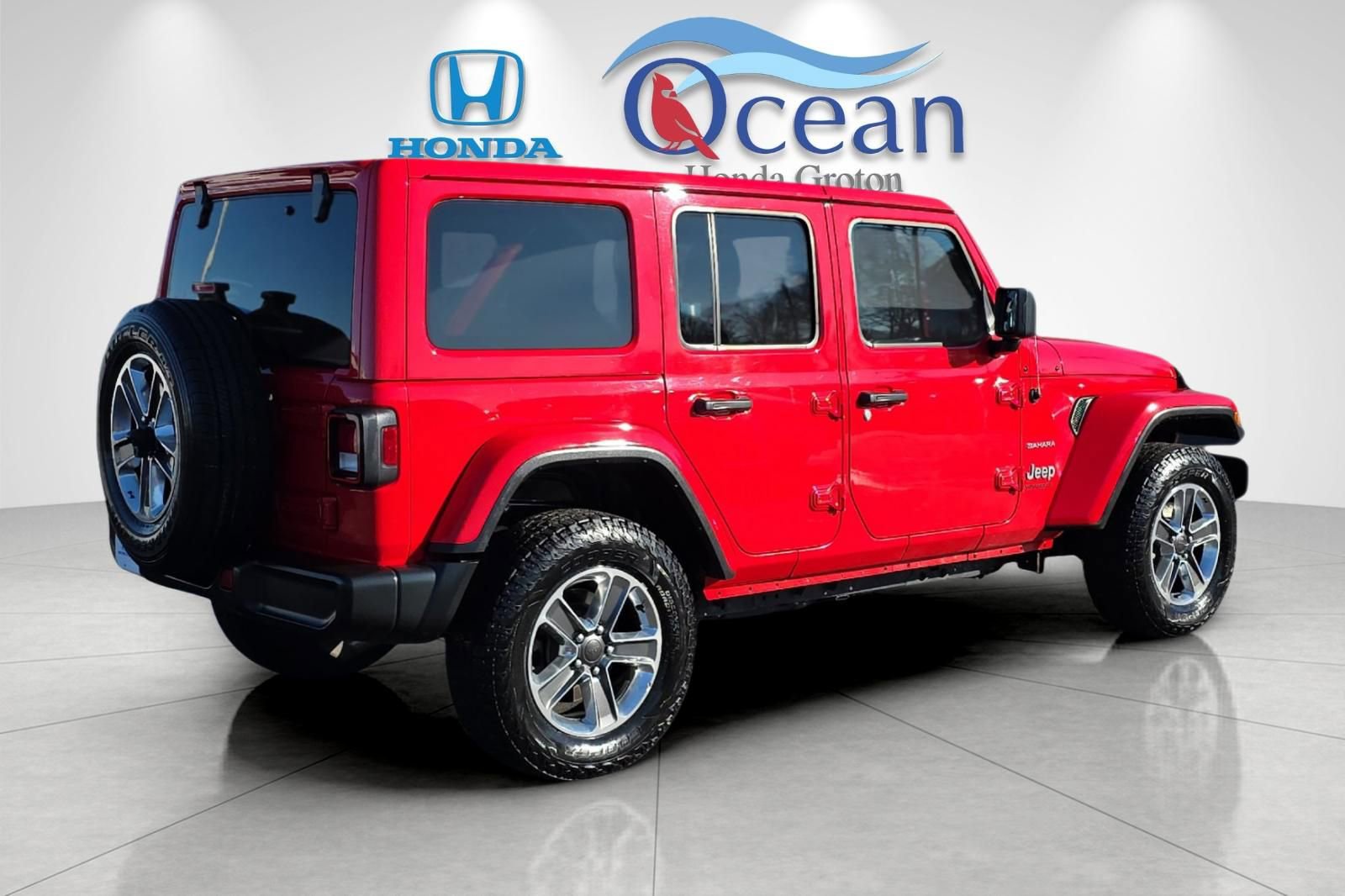 Used 2023 Jeep Wrangler Sahara image 5