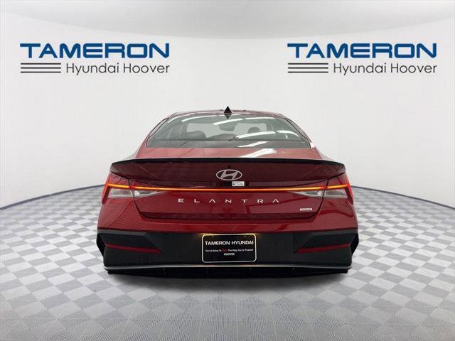 New 2025 Hyundai Elantra SEL image 4