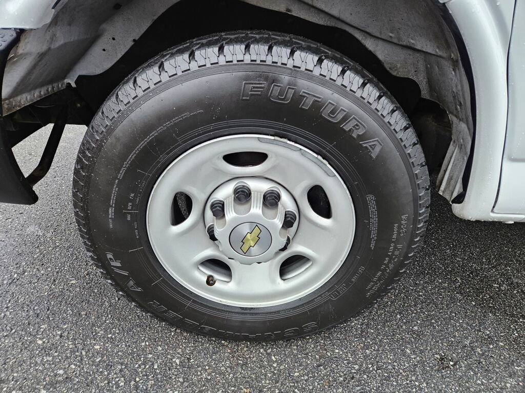 Used 2007 Chevrolet Express 2500 Extended image 8